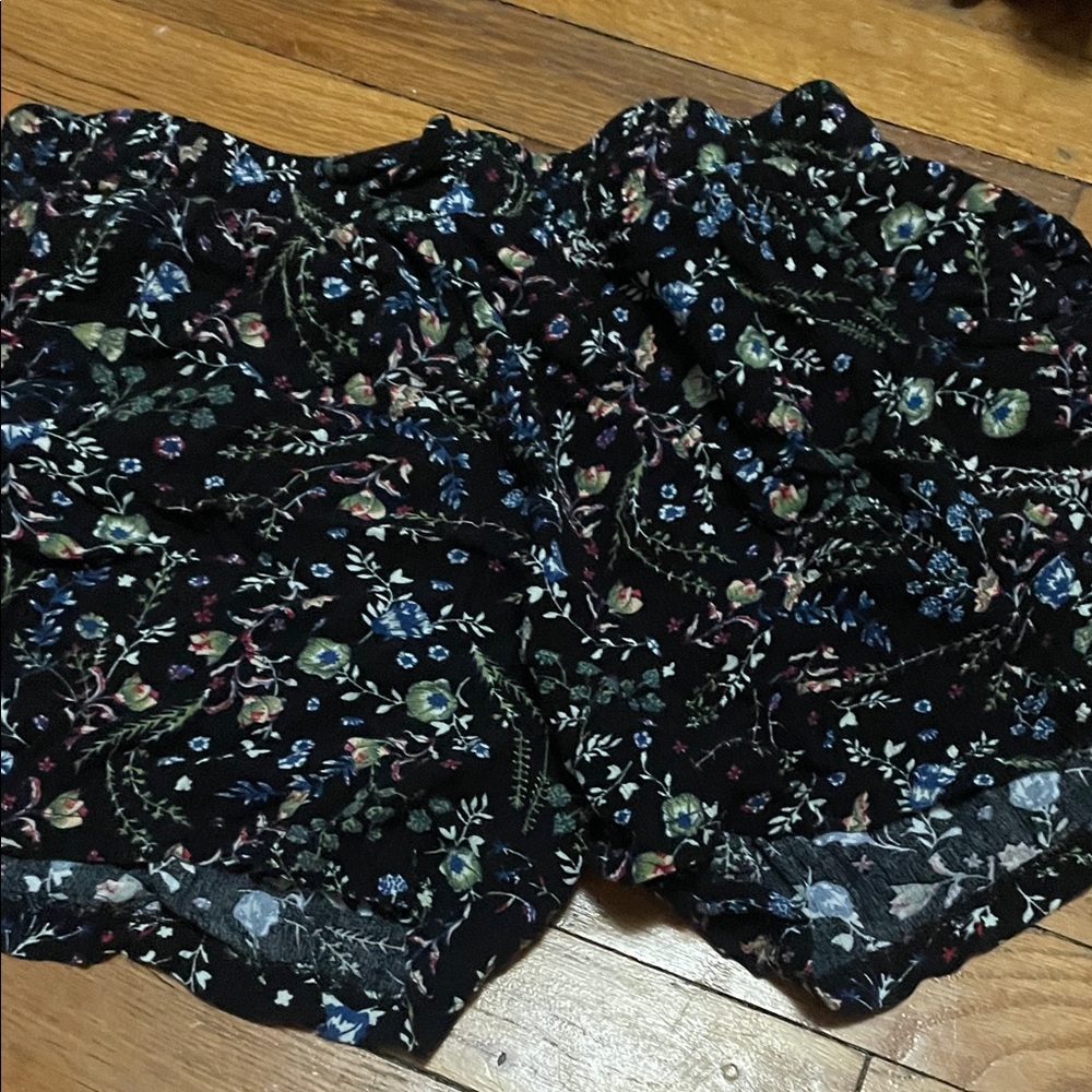 C. Wonder Floral Black Shorts